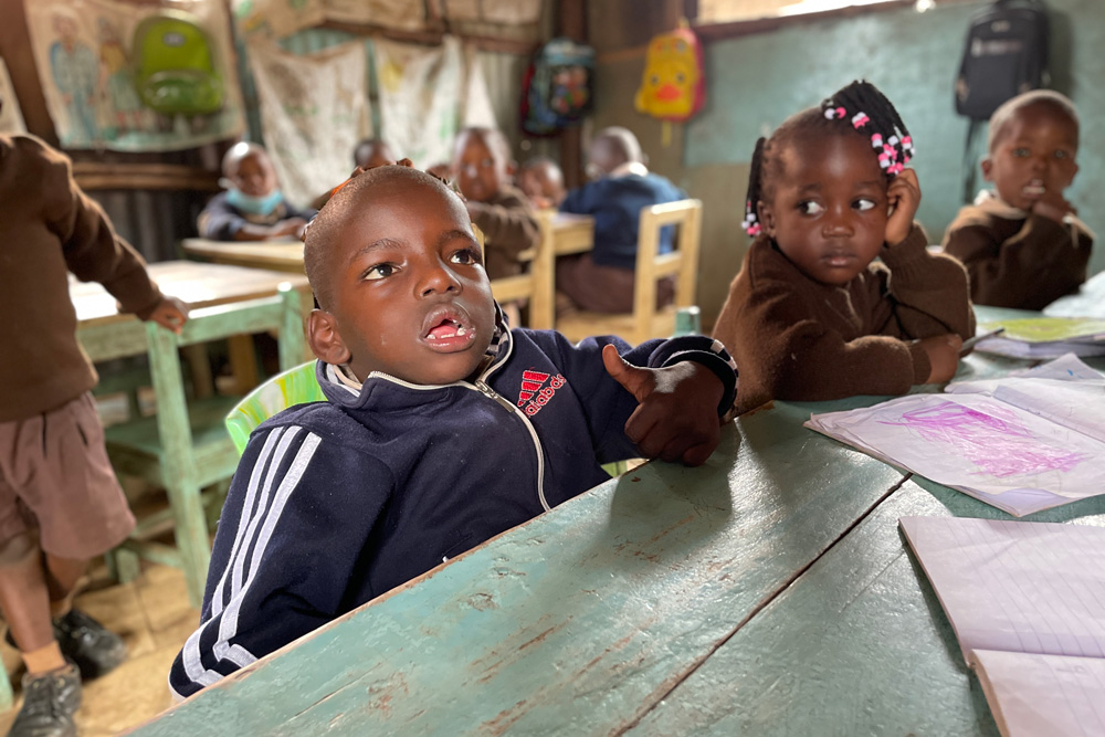 Hillary who is enjoying his school life(1).jpg